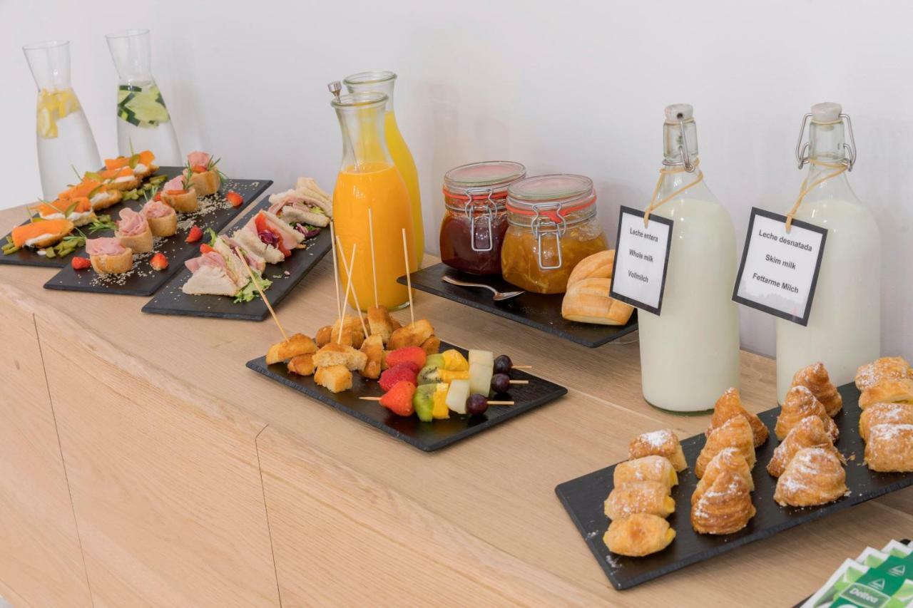 Hm Ayron Park - Adults Only Hotel Playa de Palma  Exterior photo A continental breakfast